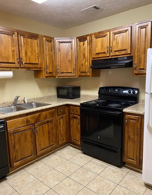 Building Photo - 1006 N 1st St