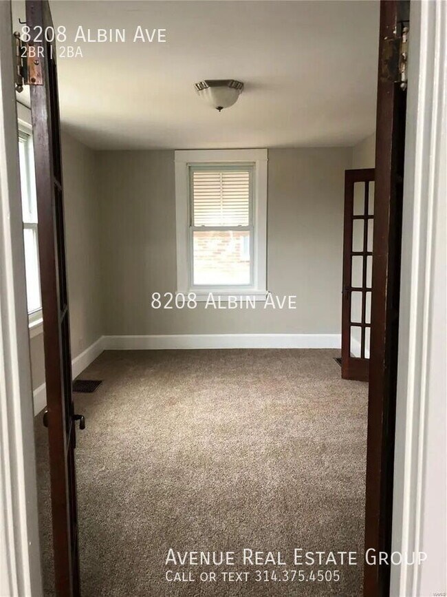 Foto del edificio - 8208 Albin Ave
