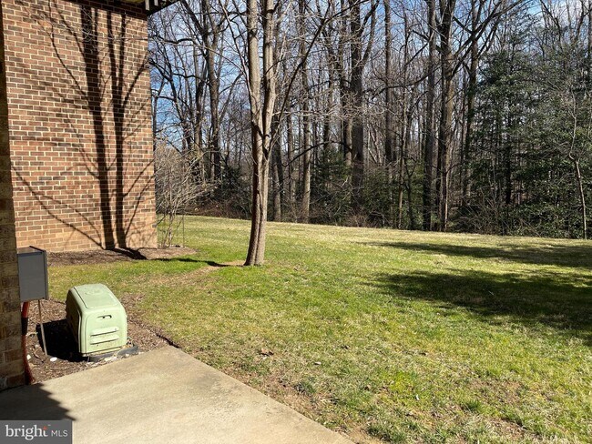 Building Photo - 11611 VANTAGE HILL Rd
