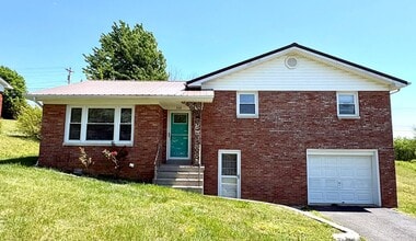 Building Photo - 315 Green Acres Dr