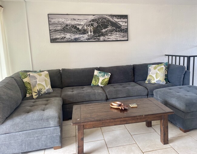 Brand new sectional - 68-090 Au St