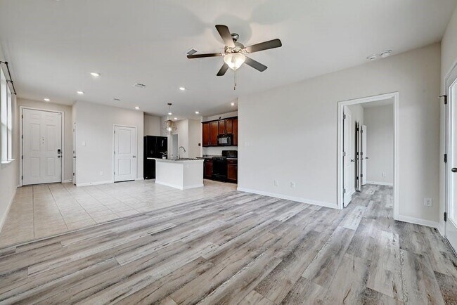 Foto del edificio - 11820 Sandy Lodge Ct