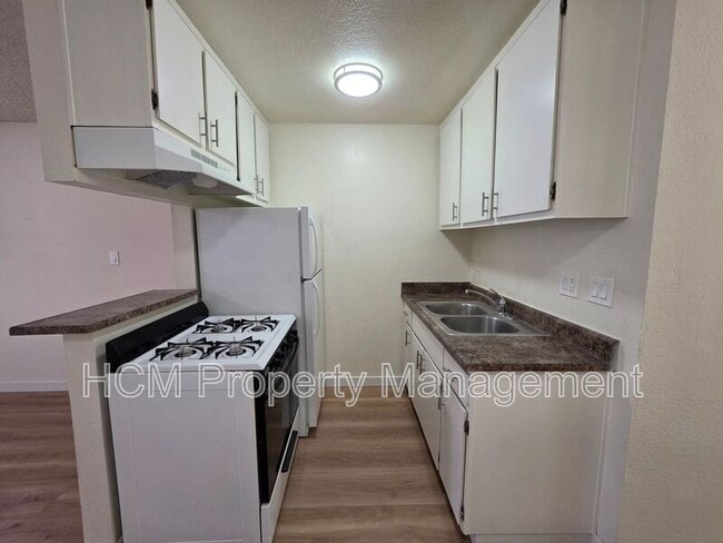 Foto del edificio - 9216 Van Nuys Blvd