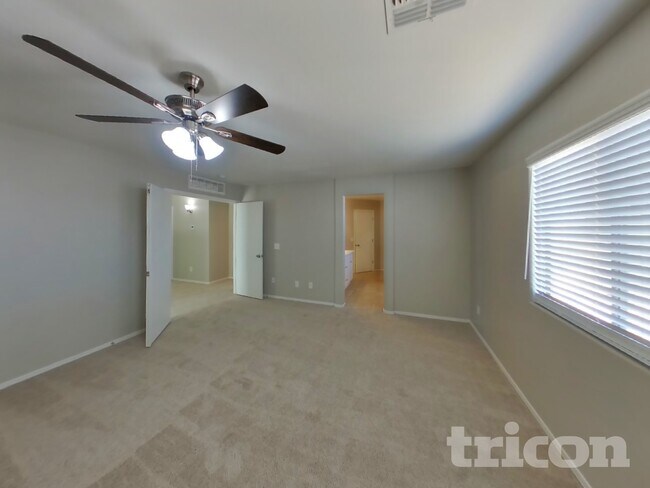 Foto del edificio - 2405 N 92nd Ln