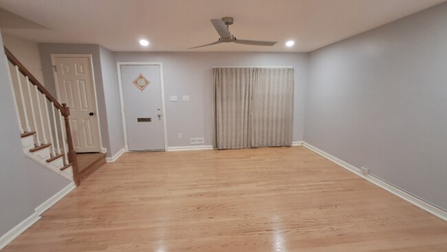 Foto del edificio - 855 Reverdy Rd