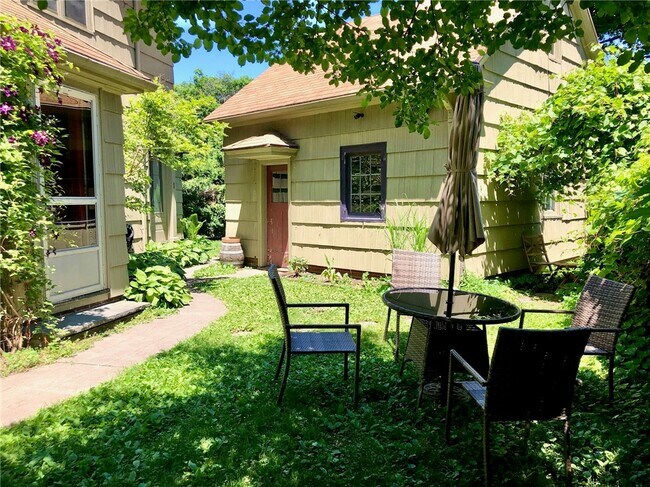 Foto del edificio - 352 Canterbury Rd