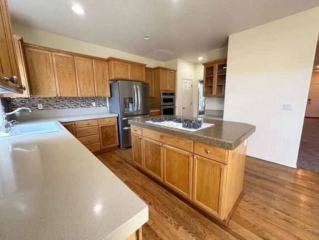 Building Photo - 4 Bedroom Bethany Home with Office on Main Level!