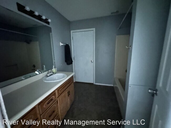 Foto del edificio - 3 br, 1 bath House - 1313 E L St