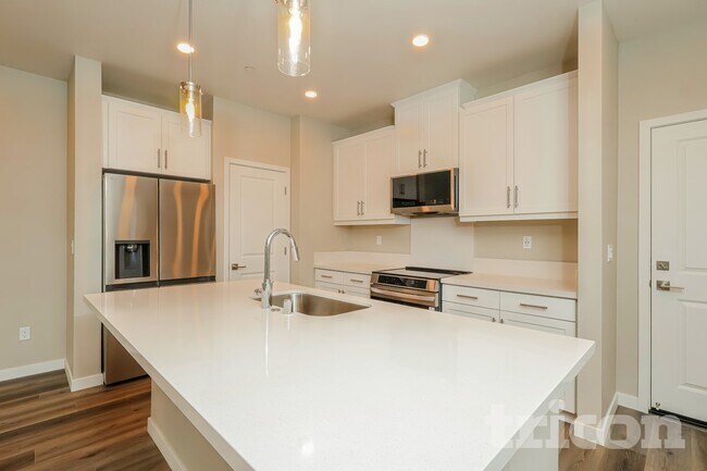 Building Photo - 10553 Pino Ct
