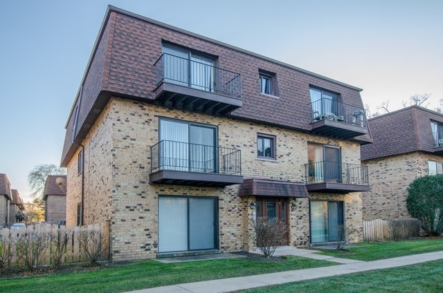 Photo - 9702 Bianco Ter (Des Plaines, IL)
