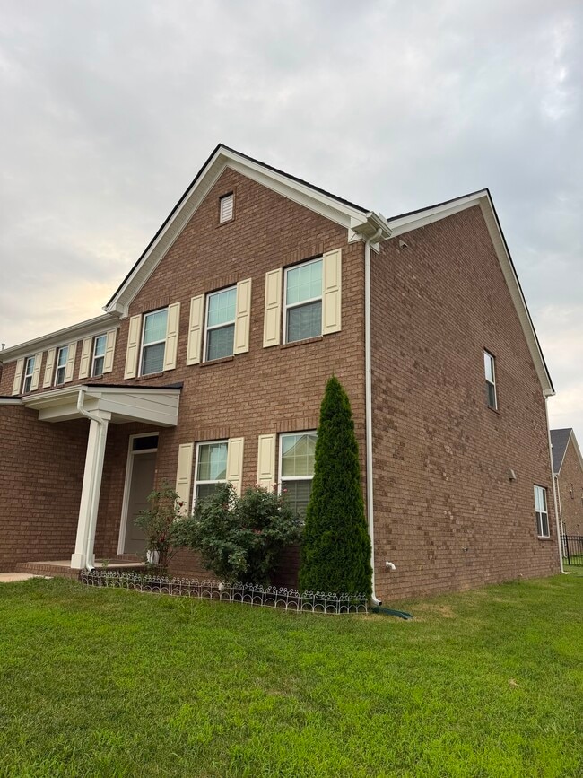 Building Photo - 300 Finnegan Ct