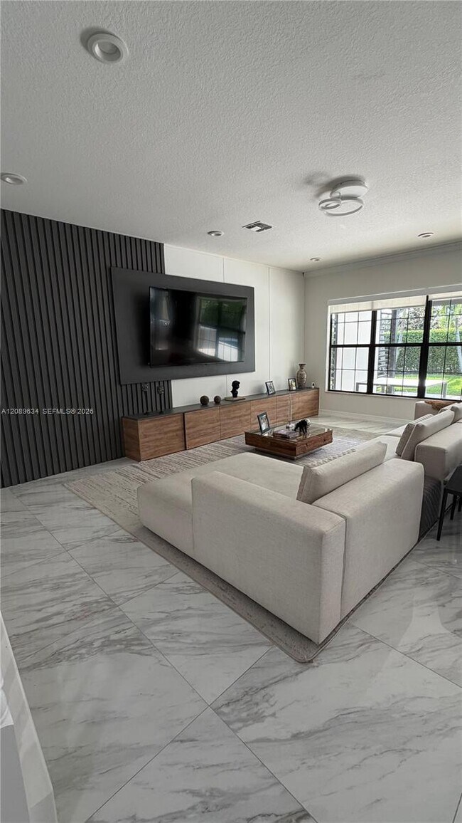 Foto del edificio - 9105 Carrington Ave
