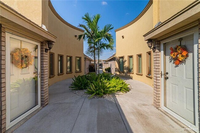 Building Photo - 3813 Zelma St