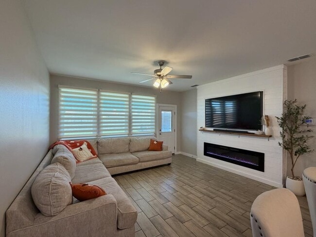 Building Photo - 1616 Sambar Lp