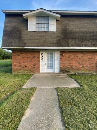Building Photo - 605 Zoe Cir
