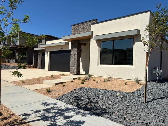 Foto del edificio - Brand New in Long Valley!  HUGE GARAGE!!!
