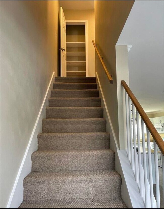 Foto del edificio - 2220 Oakwood Ln