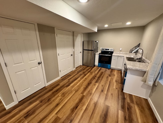 Foto del edificio - 1355 E 100th Ln