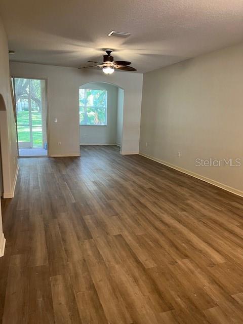 Foto del edificio - 1140 Hillhurst Dr