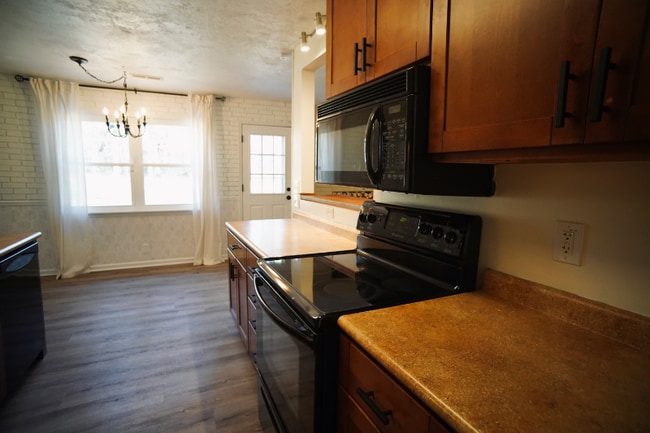 Building Photo - 120 Ridgemont Pl