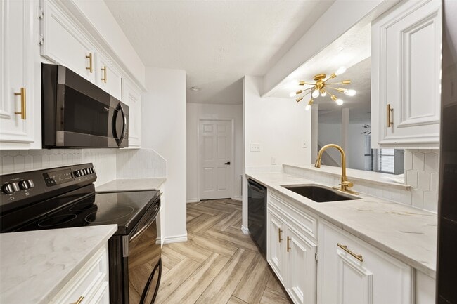 Building Photo - 20291 Sunny Shores Dr