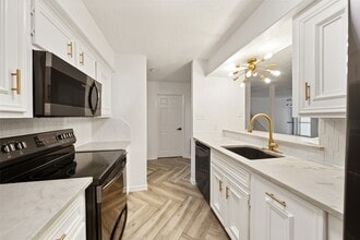 Building Photo - 20291 Sunny Shores Dr