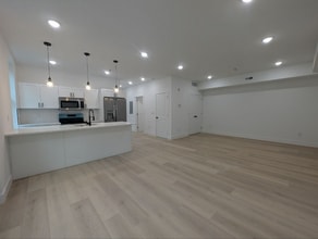 Building Photo - 835 N 63rd St