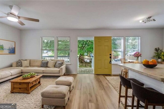 Building Photo - 996 Washington St SW