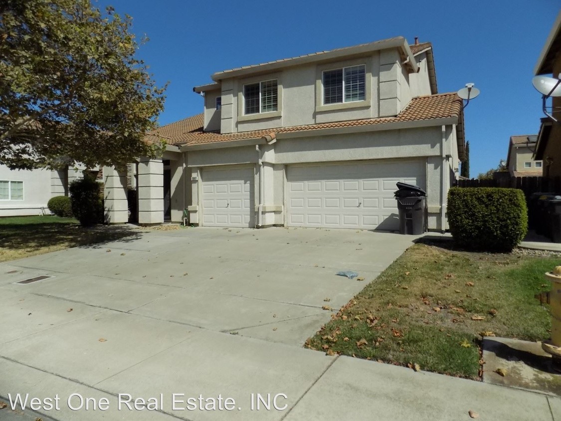 Primary Photo - 5 br, 3.5 bath House - 2097 Universal Drive