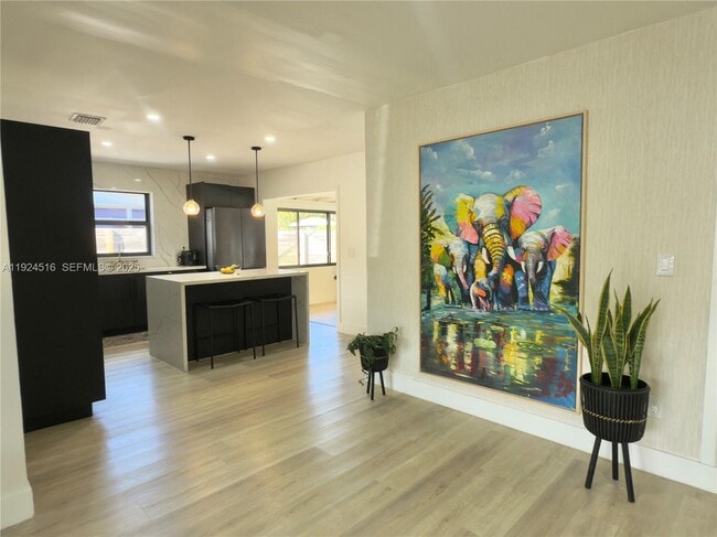 Foto del edificio - 325 NE 121st Terrace