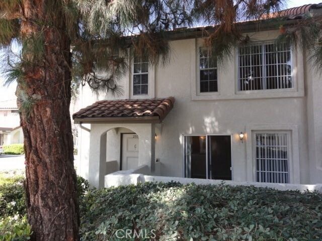 Building Photo - 23401 La Crescenta