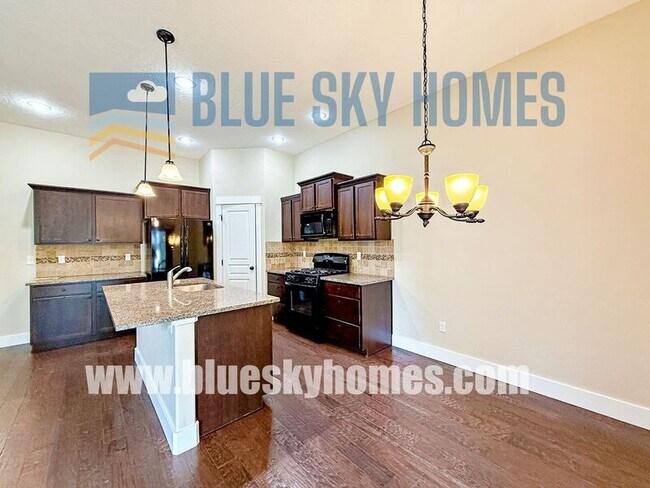 Foto del edificio - 5678 N Armstrong Ave