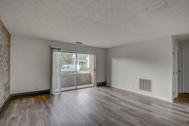 Building Photo - 1572 Glen Parker Ave