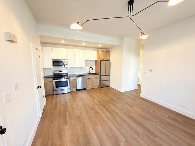 Building Photo - 1454 N Kedzie Ave