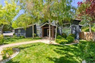 Building Photo - 3701 Ranchview Ct