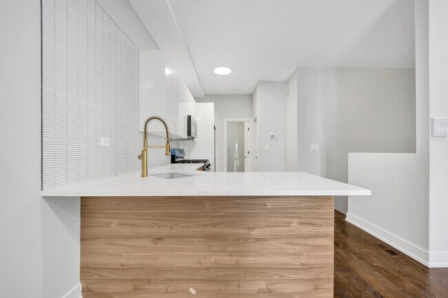 Foto del edificio - 2350 S Leavitt St