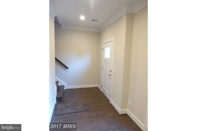 Building Photo - 1521 16th Rd N