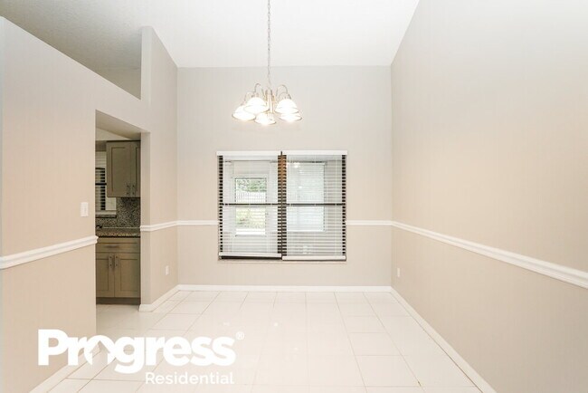 Building Photo - 1562 Wyman Cir