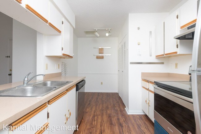 Foto del edificio - 1 br, 1 bath House - 18310 NW 68 AVE #L