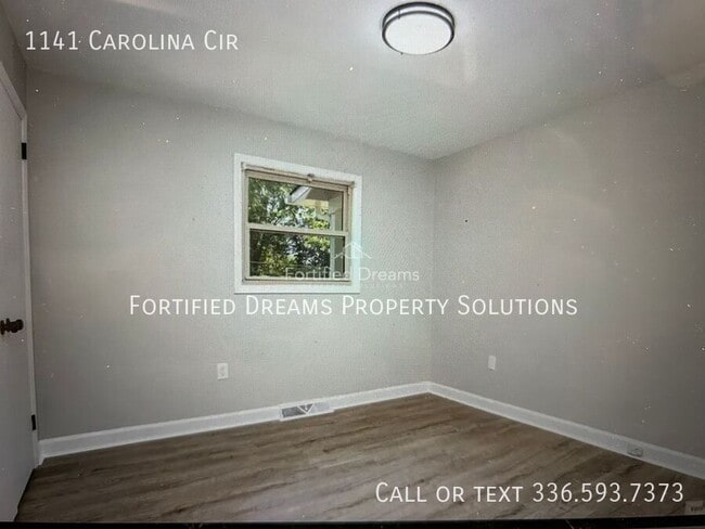 Foto del edificio - 1141 Carolina Cir