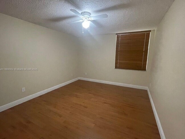Building Photo - 14201 N Kendall Dr