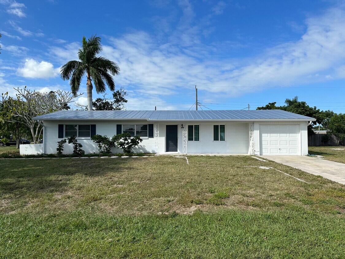 Primary Photo - 5530 Seville Rd