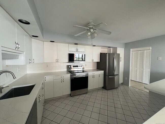 Foto del edificio - 1460 Elm St