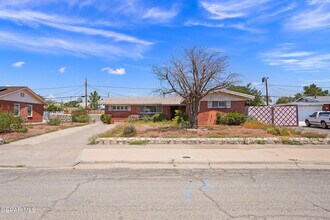 Building Photo - 9532 Waverly Dr