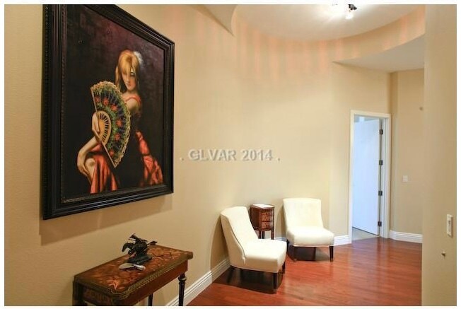 Foto principal - 360 E Desert Inn Rd
