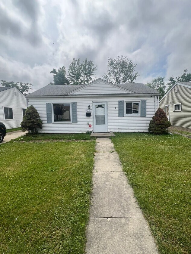 Foto principal - 28367 Waverly St