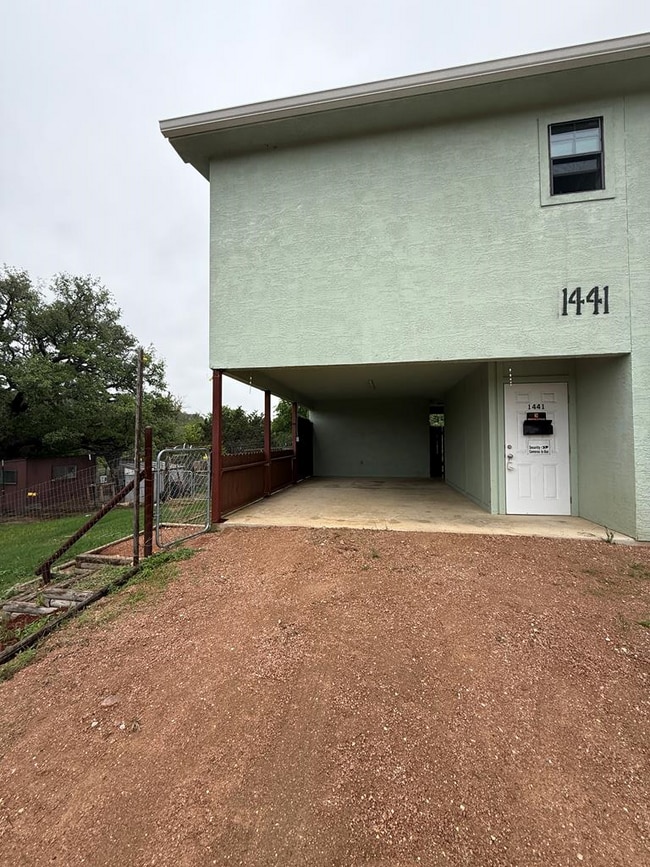 Building Photo - 1441 Hidden Acres Rd