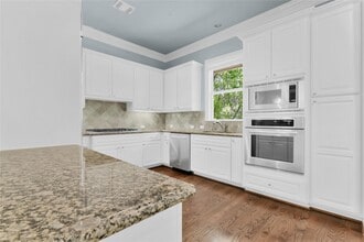 Building Photo - 4631 Regent Manor Dr