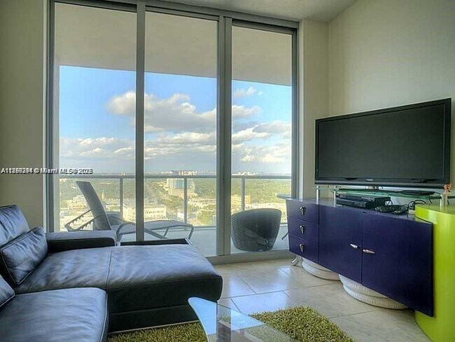 Foto del edificio - 3470 E Coast Ave