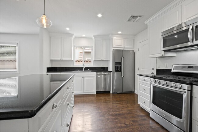 Building Photo - Welcome to the Eastgate Community of West ...